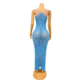 Female singer's fashionable elegant dress, sexy and slim fitting long sleeveless evening gown