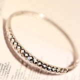 Simple and versatile bracelet