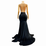 Fashionable, luxurious, elegant evening high-end banquet party dress, full diamond and super sparkling long dress
