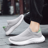 New sports women in summer autumn, breathable comfortable with fly woven mesh surface, lightweight and casual men's shoes for one foot