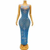 Female singer's fashionable elegant dress, sexy and slim fitting long sleeveless evening gown