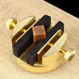 360° Rotating Dual-Axis Brass Seal Carving Clamp - Sound-Absorbing Solid Wood Fixation Tool for Engraving, Non-Slip Base
