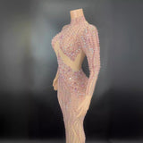 Light pink rhinestones with elegant temperament, female singer stage dress, sexy skin tone, full diamond luxury, noble and slim fit