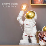Modern Astronaut Table Lamp Art Deco Resin Lamp Table Bedroom Lamp Creative Living Room Loft Decoration Space Man Desk Light LED